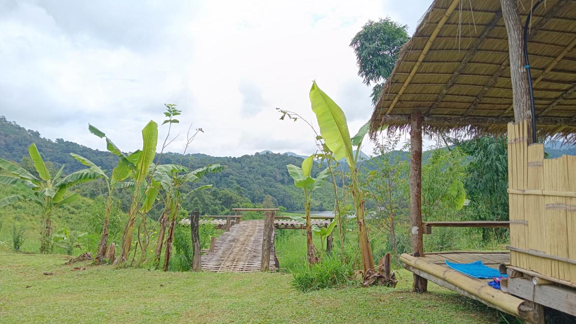 ไร่นิธิสุนทร Nithisoonthon Farmstay Mae Hong Son Exterior foto