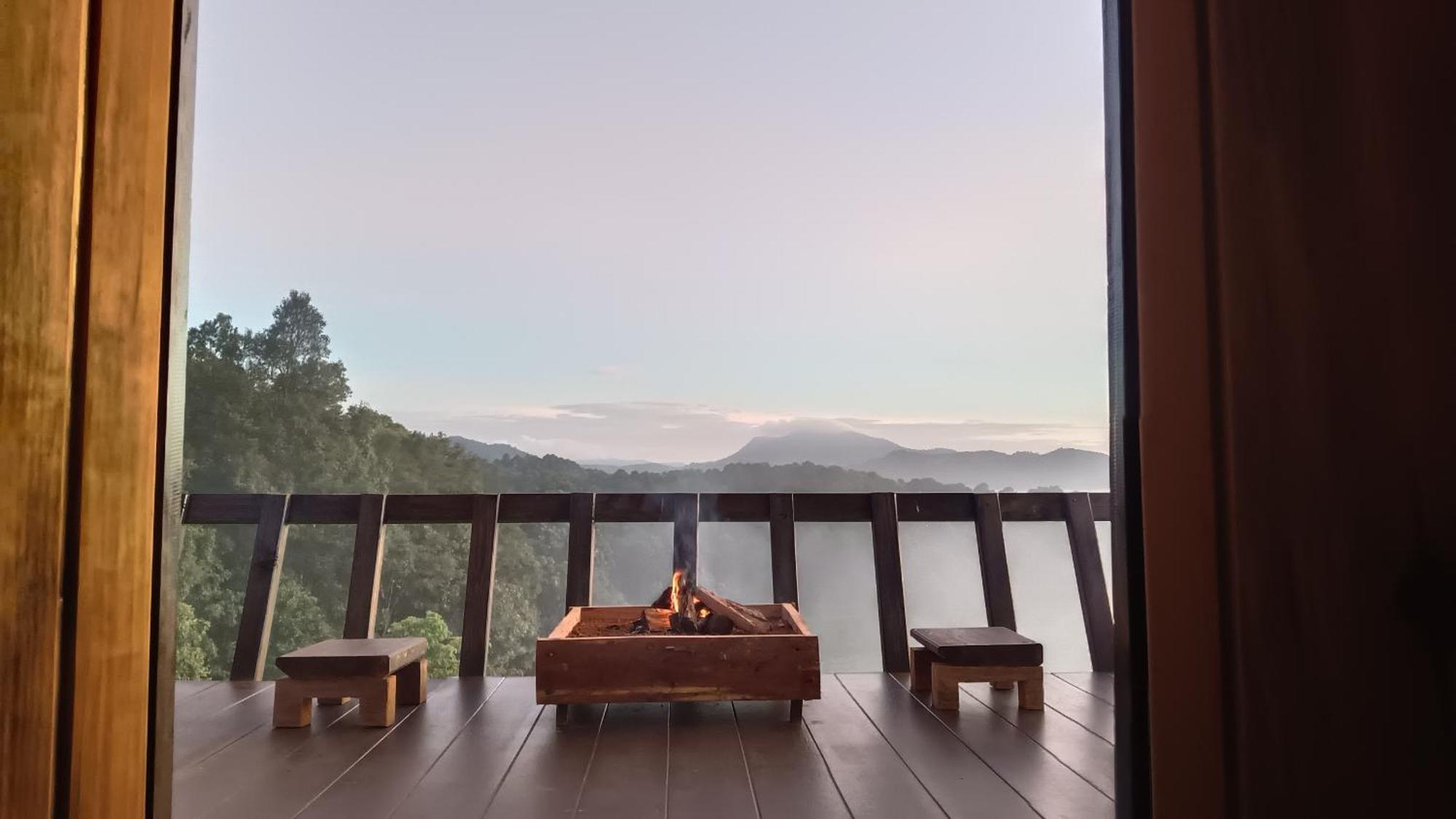 ไร่นิธิสุนทร Nithisoonthon Farmstay Mae Hong Son Exterior foto