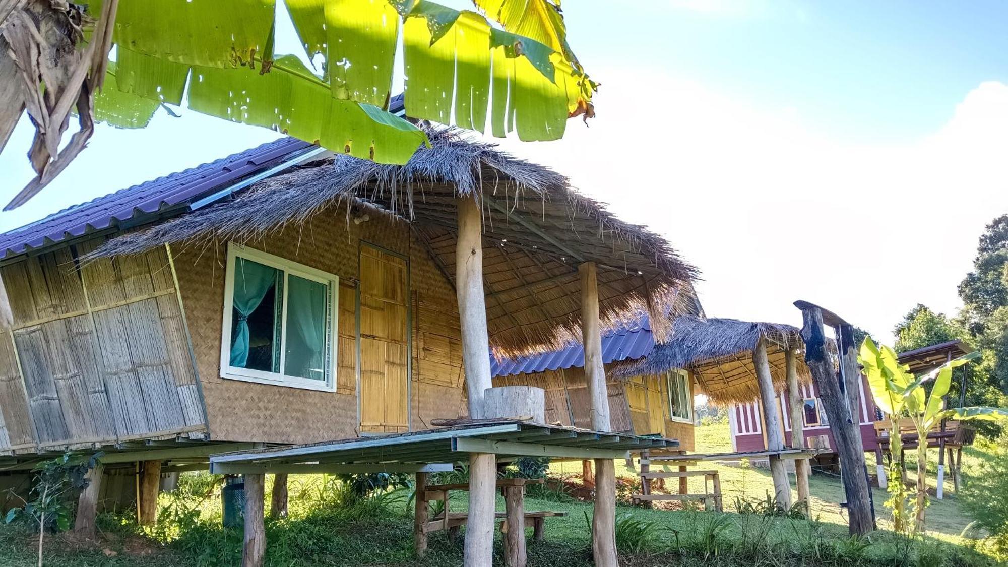 ไร่นิธิสุนทร Nithisoonthon Farmstay Mae Hong Son Exterior foto