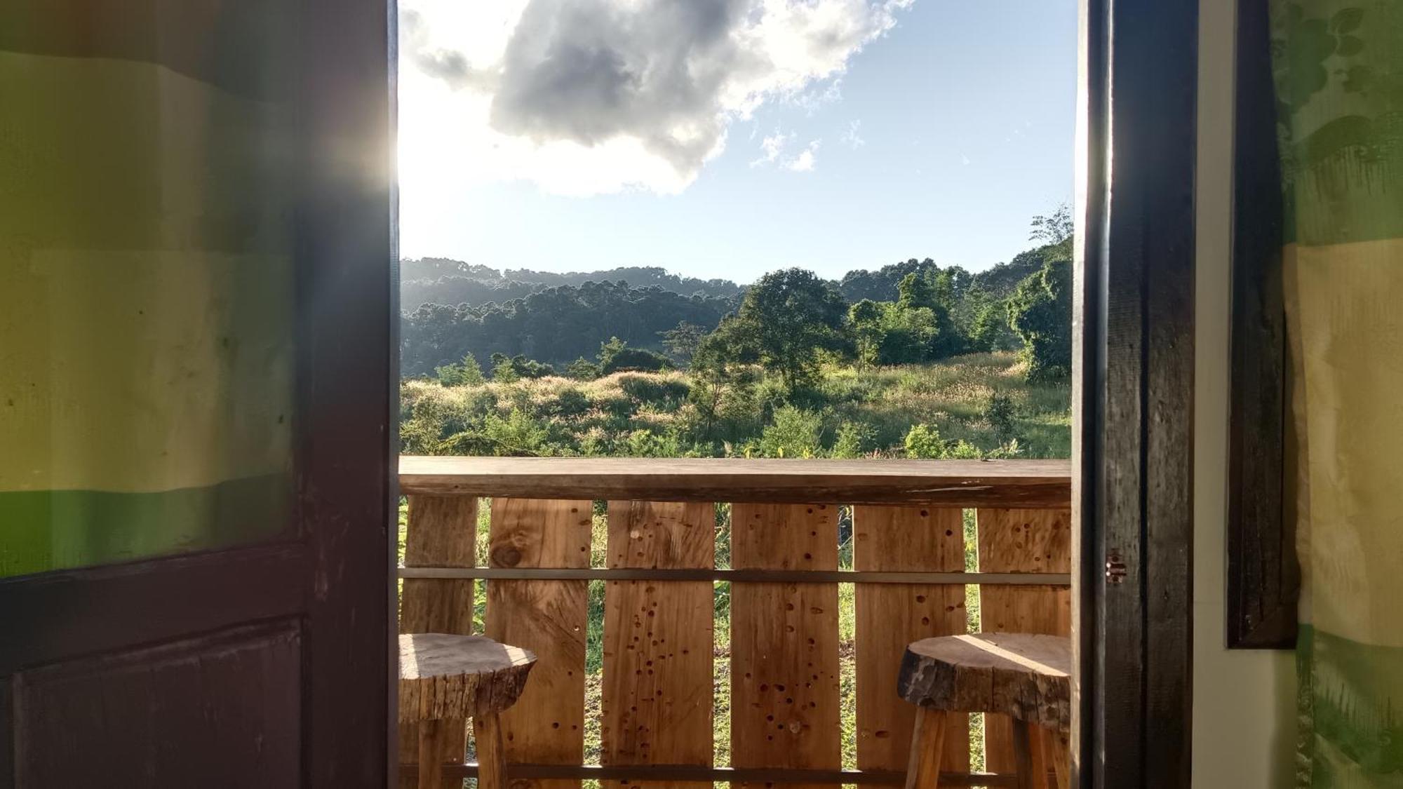 ไร่นิธิสุนทร Nithisoonthon Farmstay Mae Hong Son Exterior foto