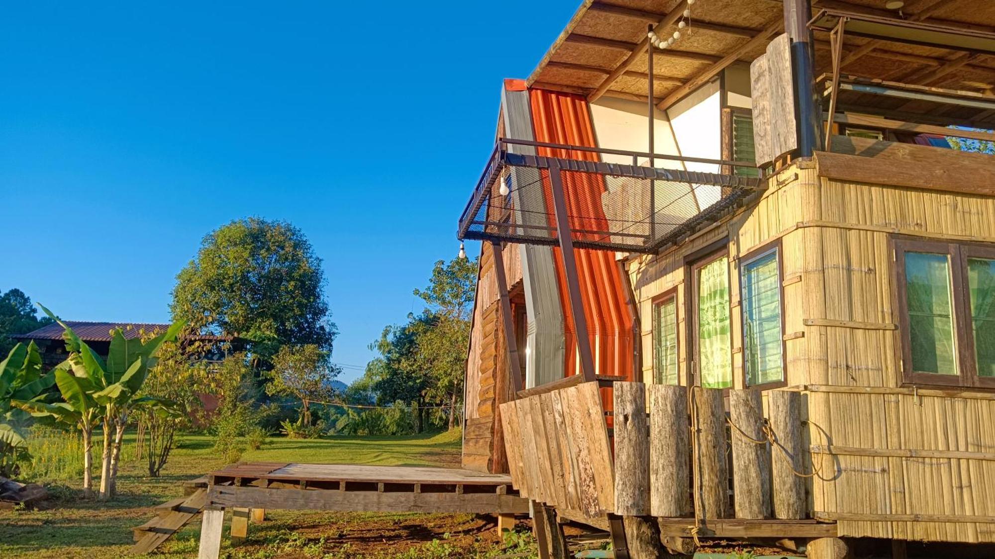 ไร่นิธิสุนทร Nithisoonthon Farmstay Mae Hong Son Exterior foto